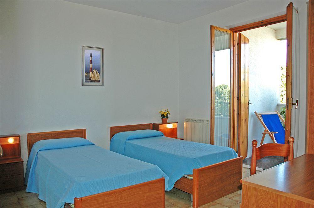 Residence Bianca Сирмионе Экстерьер фото